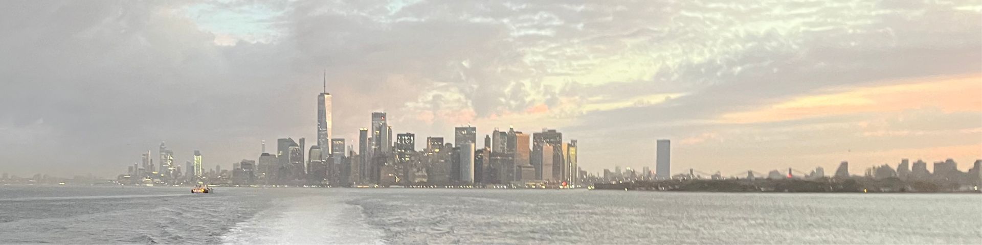 New York skyline från färjan, USA